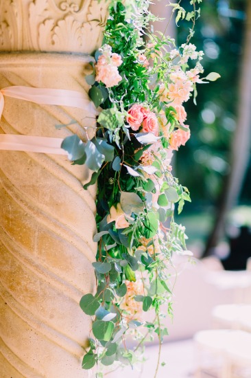 romantic-culture-embracing-wedding