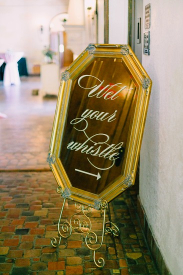 romantic-culture-embracing-wedding