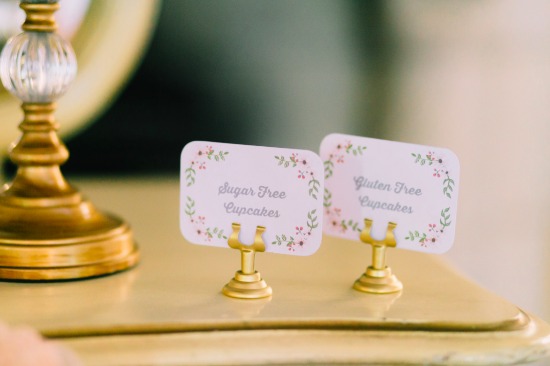 romantic-culture-embracing-wedding