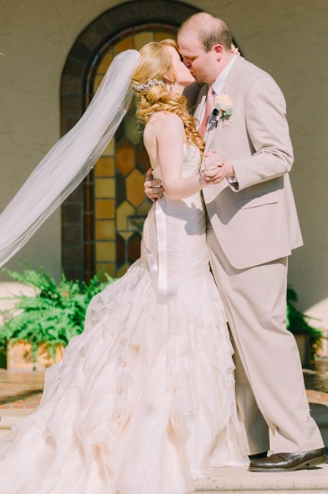 romantic-culture-embracing-wedding