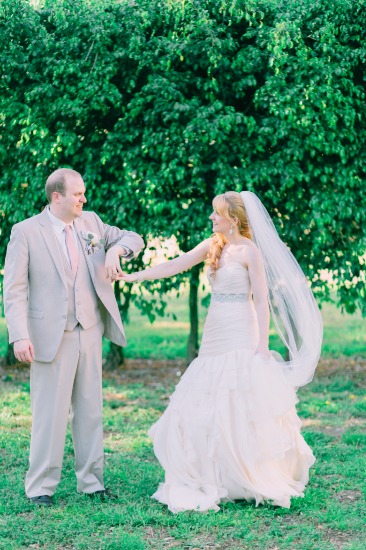 romantic-culture-embracing-wedding