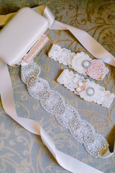 romantic-culture-embracing-wedding