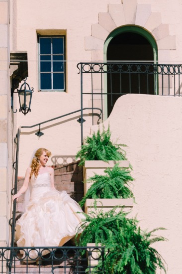 romantic-culture-embracing-wedding
