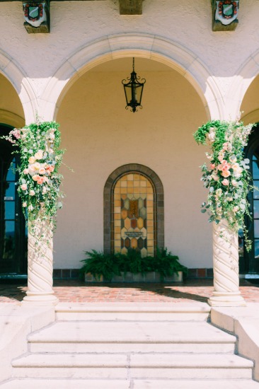 romantic-culture-embracing-wedding