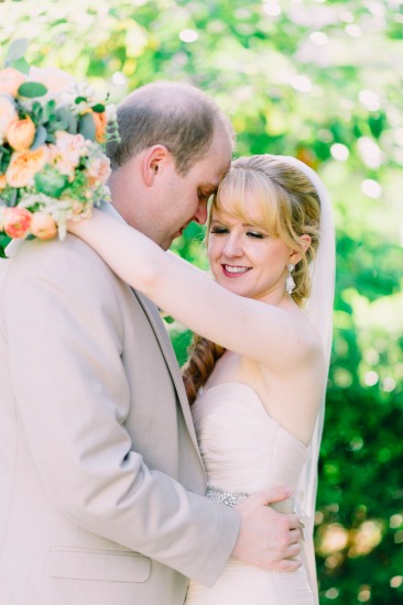 romantic-culture-embracing-wedding
