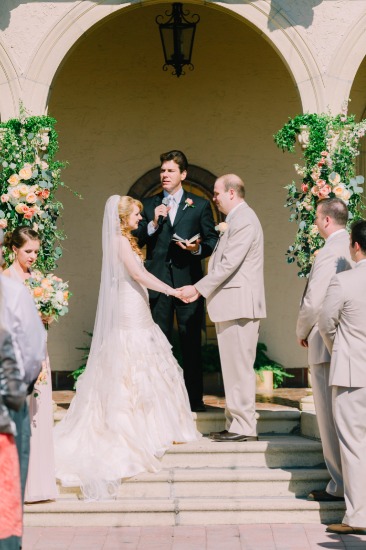romantic-culture-embracing-wedding