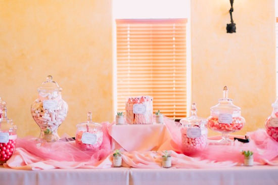 romantic-culture-embracing-wedding