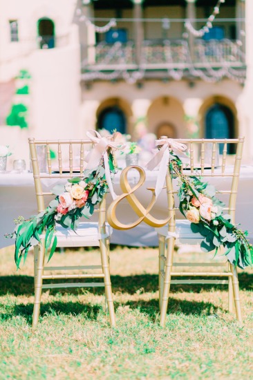 romantic-culture-embracing-wedding