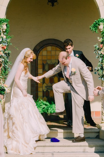 romantic-culture-embracing-wedding
