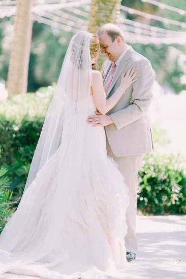 romantic-culture-embracing-wedding