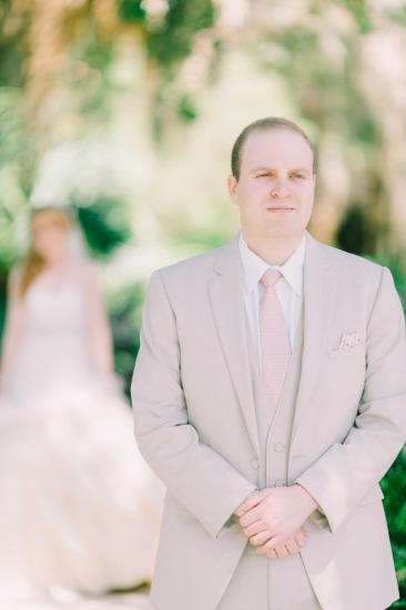 romantic-culture-embracing-wedding