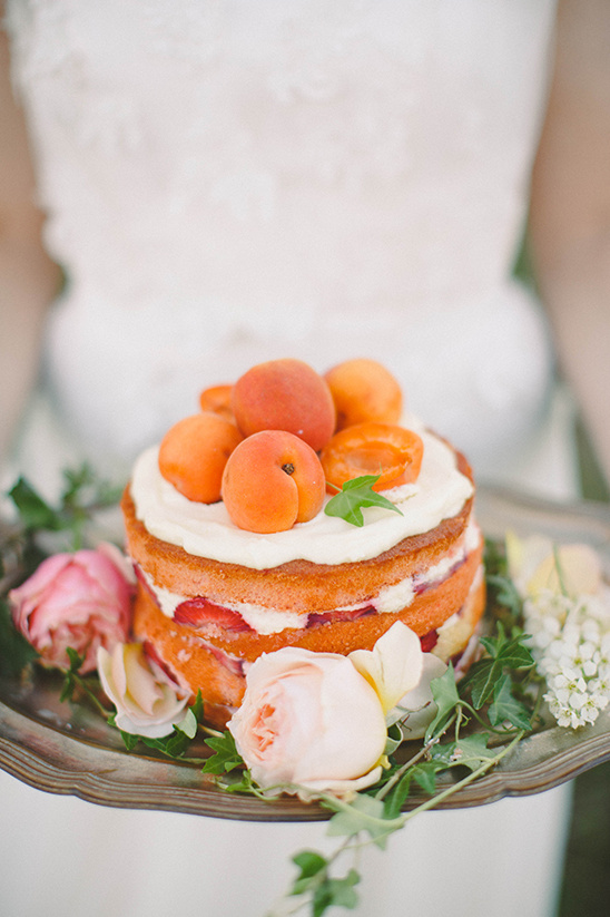 fruit wedding cake @weddingchicks