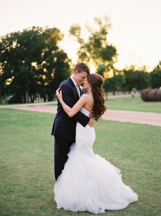 texas-glam-barn-wedding