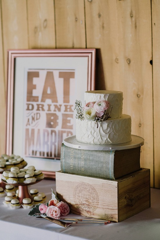 very-vintage-and-romantic-wedding