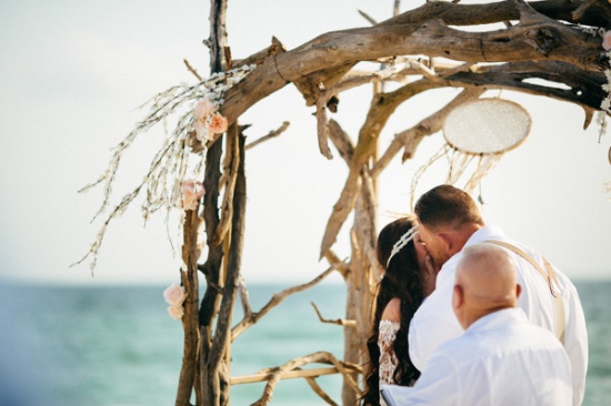bohemian-wedding-on-the-beach
