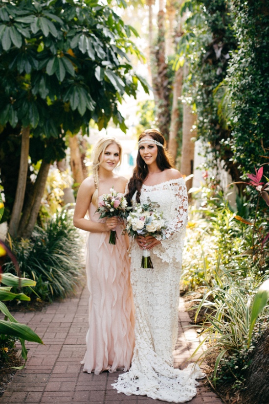 bohemian-wedding-on-the-beach