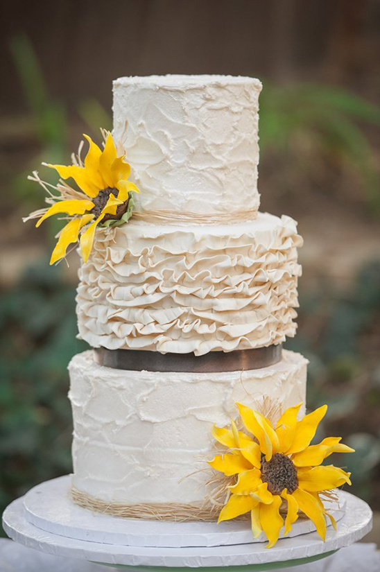 sun flower wedding cake @weddingchicks