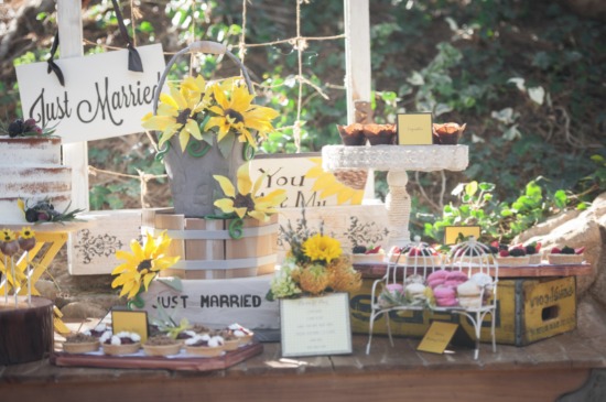 country-sunflower-wedding-inspiration