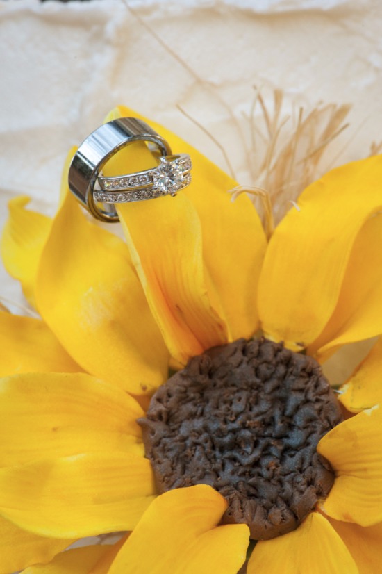 country-sunflower-wedding-inspiration