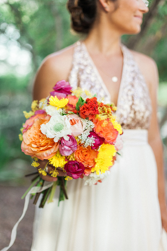 colorful wedding bouquet @weddingchicks