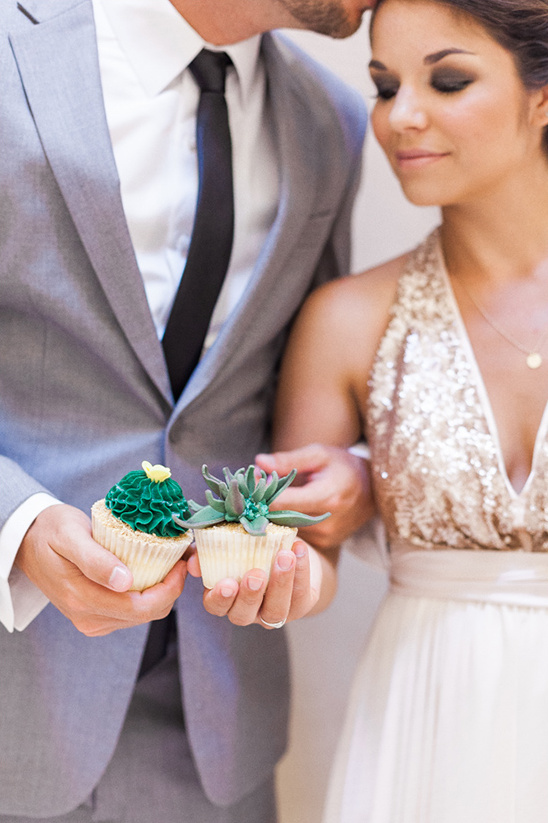 cactus cupcakes @weddingchicks