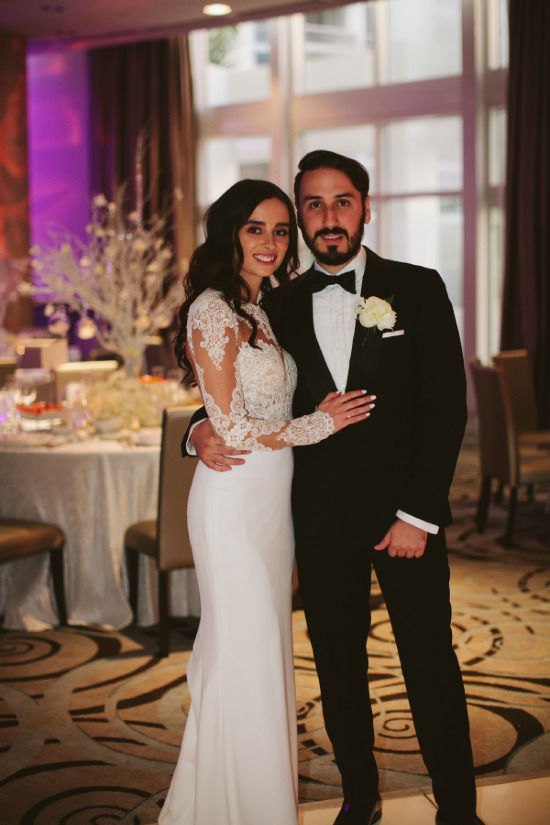 elegant-and-modern-white-wedding