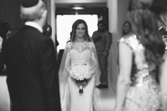 elegant-and-modern-white-wedding