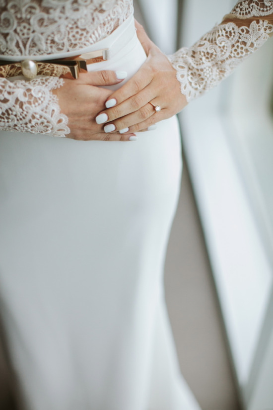 elegant-and-modern-white-wedding