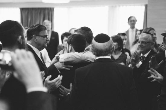 elegant-and-modern-white-wedding