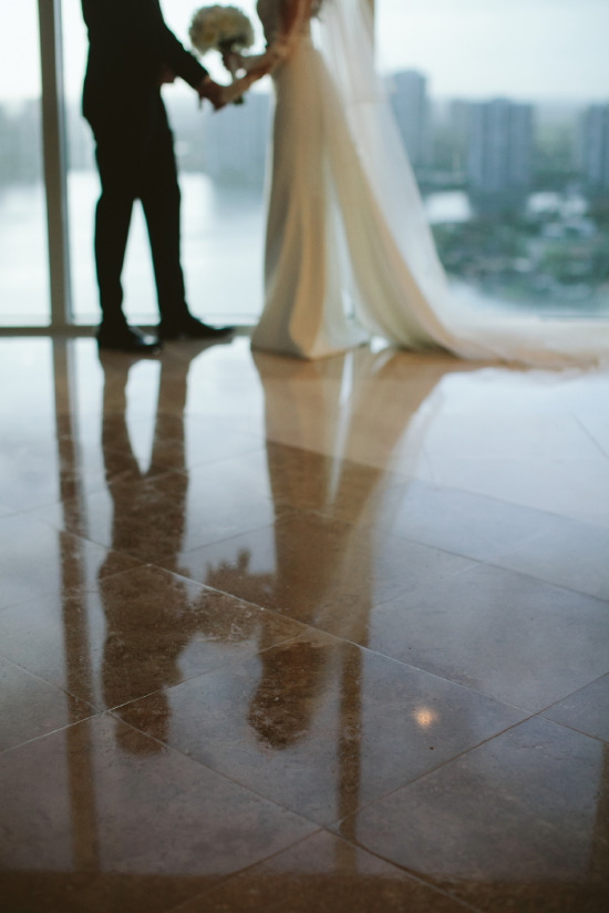 elegant-and-modern-white-wedding