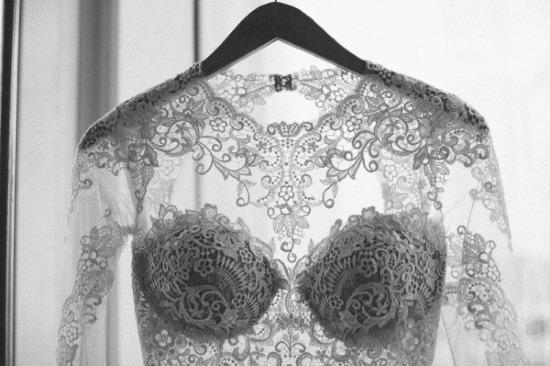 elegant-and-modern-white-wedding
