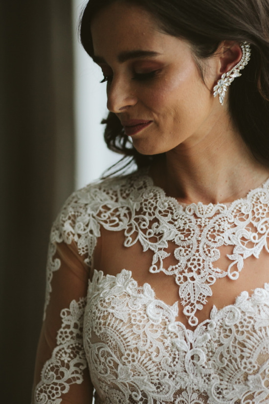 elegant-and-modern-white-wedding