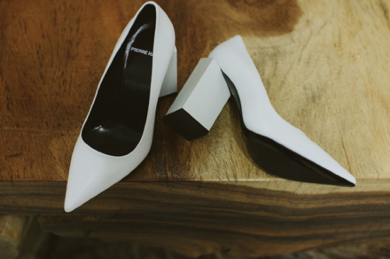 elegant-and-modern-white-wedding