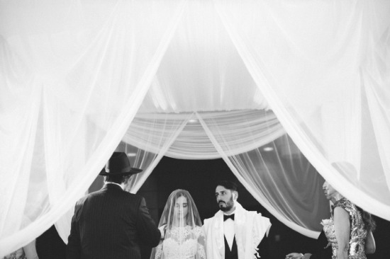 elegant-and-modern-white-wedding