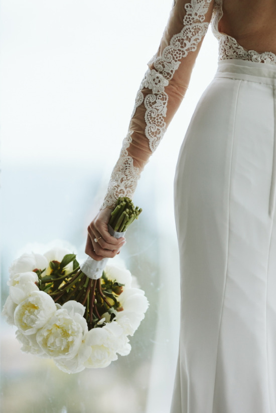 elegant-and-modern-white-wedding