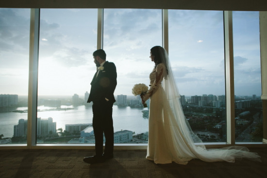 elegant-and-modern-white-wedding