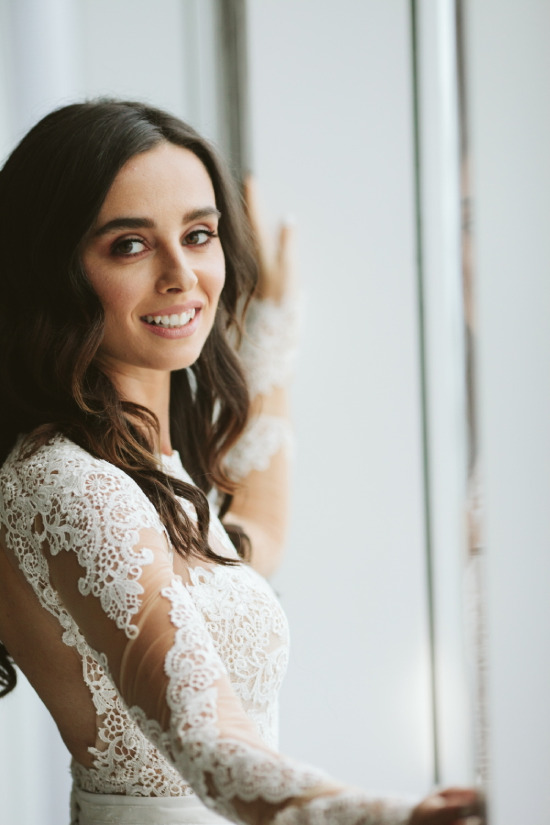elegant-and-modern-white-wedding