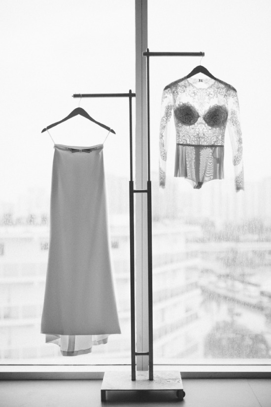 elegant-and-modern-white-wedding