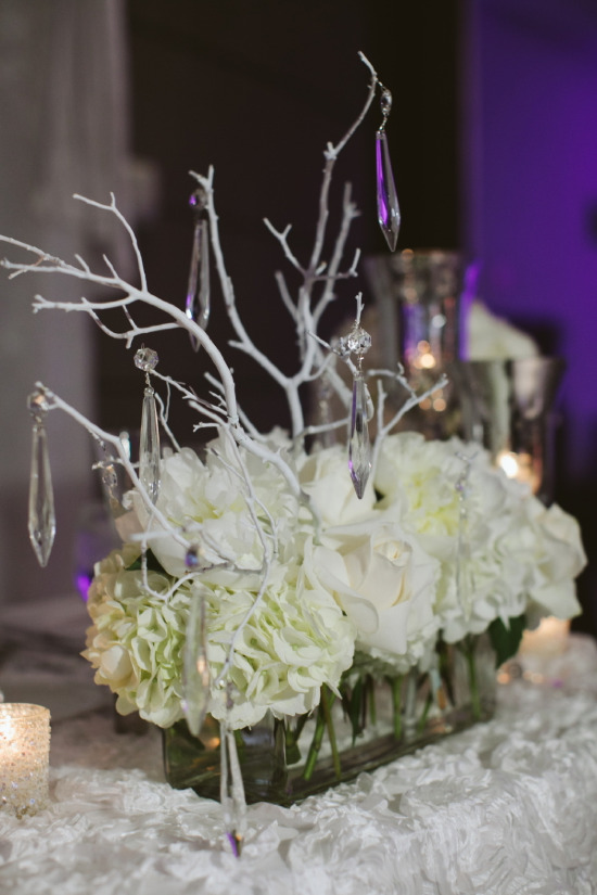 elegant-and-modern-white-wedding