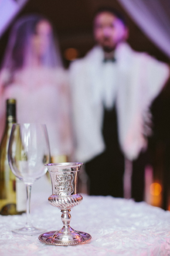 elegant-and-modern-white-wedding
