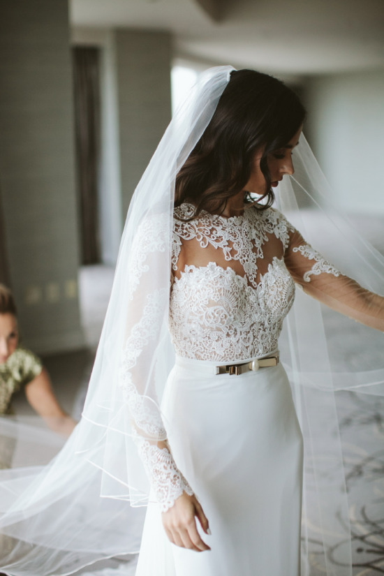 elegant-and-modern-white-wedding