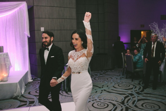 elegant-and-modern-white-wedding