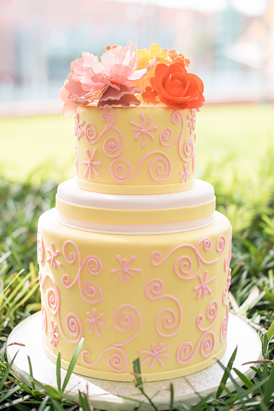 yellow and pink wedding cake @weddingchicks
