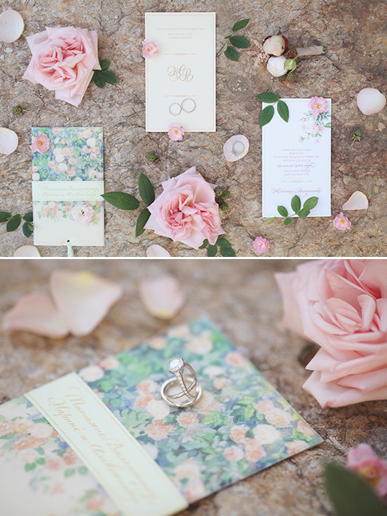 floral wedding invitations @weddingchicks