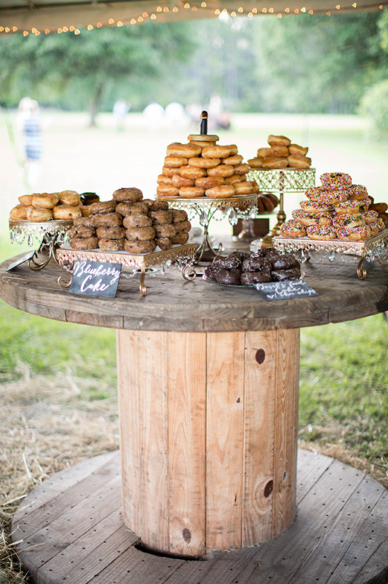 wedding donut bar @weddingchicks