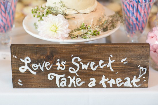 pastel-peach-vintage-wedding
