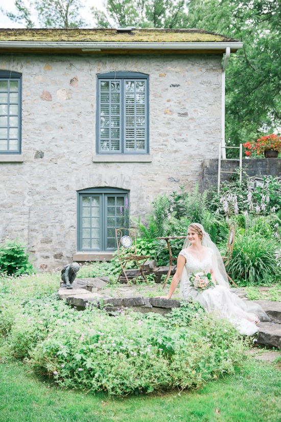 pastel-peach-vintage-wedding
