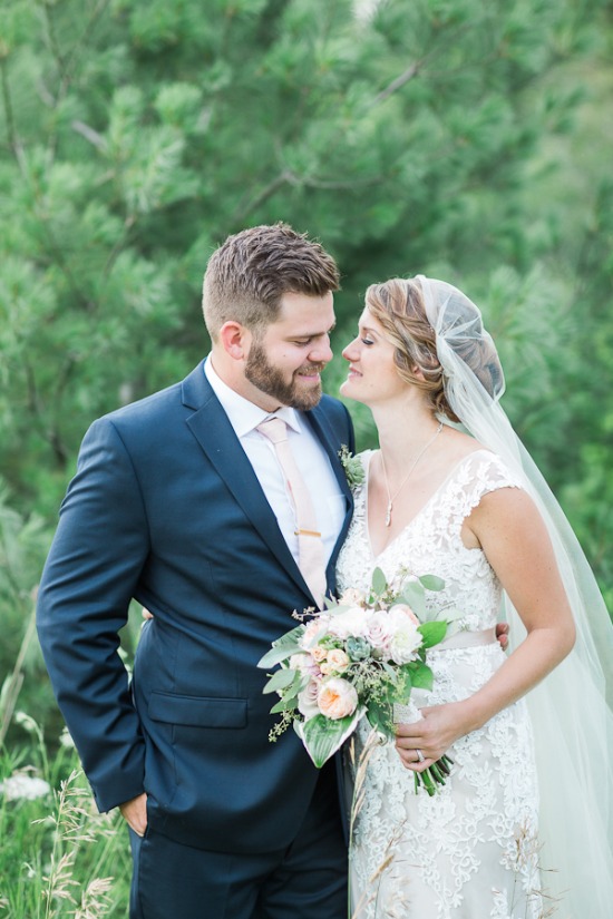 pastel-peach-vintage-wedding
