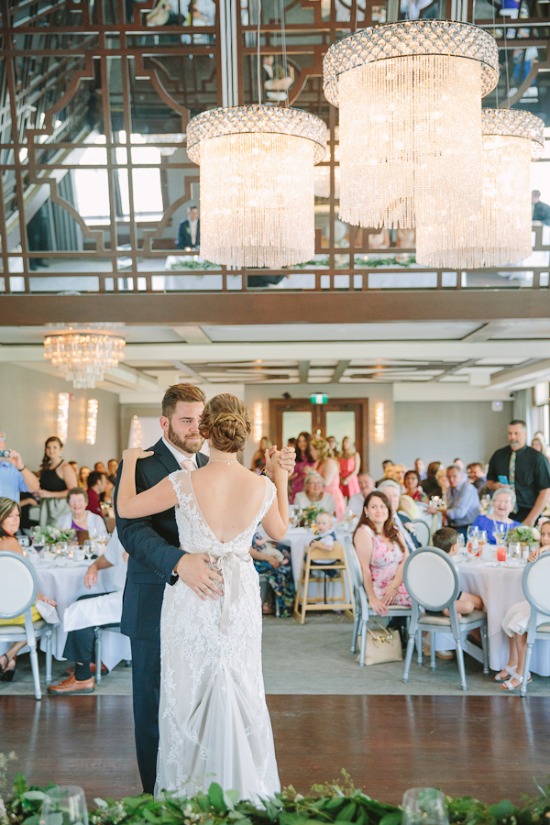 pastel-peach-vintage-wedding