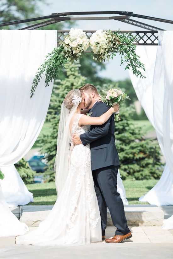 pastel-peach-vintage-wedding